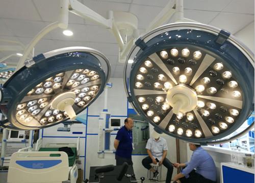 Available Led Procedure Ceiling Mobile Operating Lamp